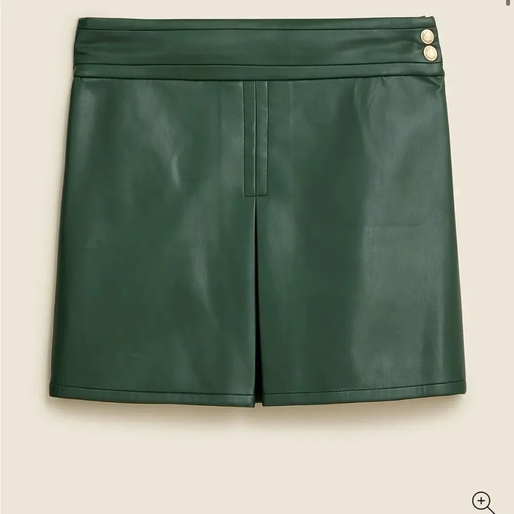 NWOT J.Crew Dark Green Center-pleat mini skirt in faux leather size 2